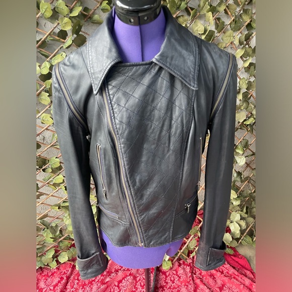 Kenna T - Picture 5 of 8